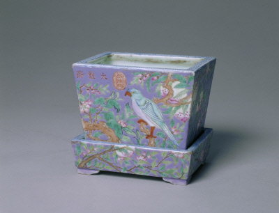 图片[1]-Four-legged pot and toilet box with lotus root and lotus ground pastel flowers and birds pattern-China Archive